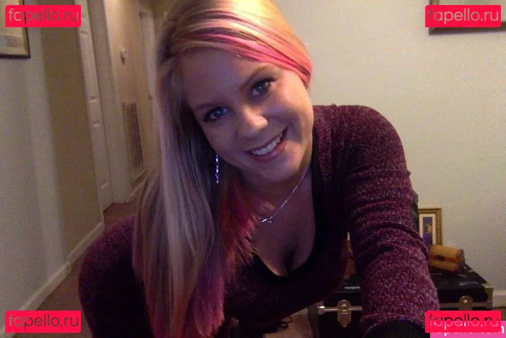 Anabelle Pync Onlyfans Photo Gallery 