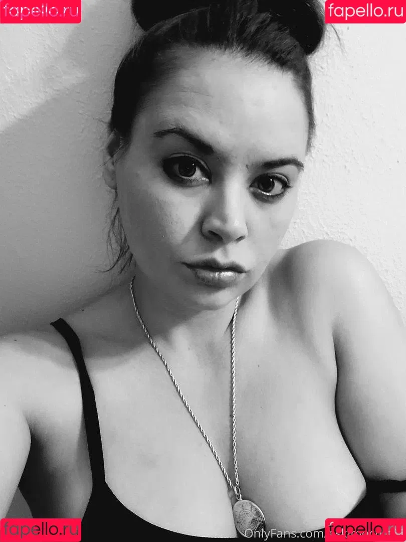 eskimochic87 Onlyfans Photo Gallery 
