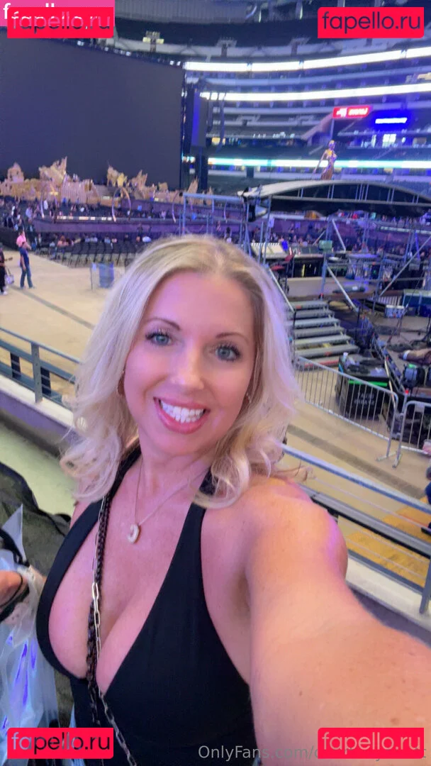 courtneyanntt Onlyfans Photo Gallery 