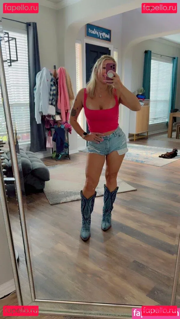 courtneyanntt Onlyfans Photo Gallery 