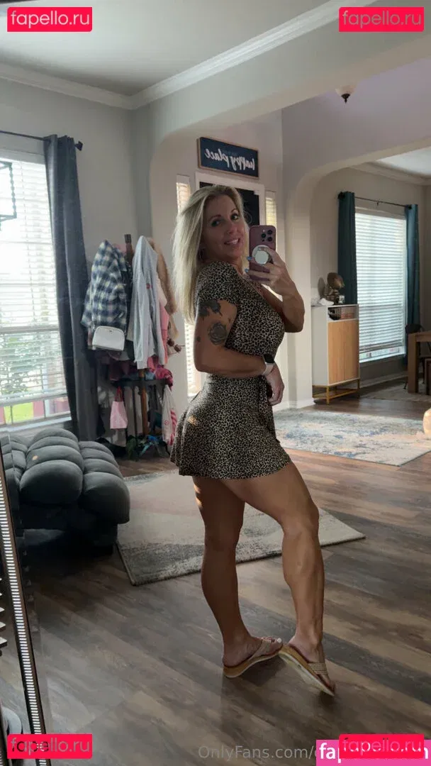 courtneyanntt Onlyfans Photo Gallery 