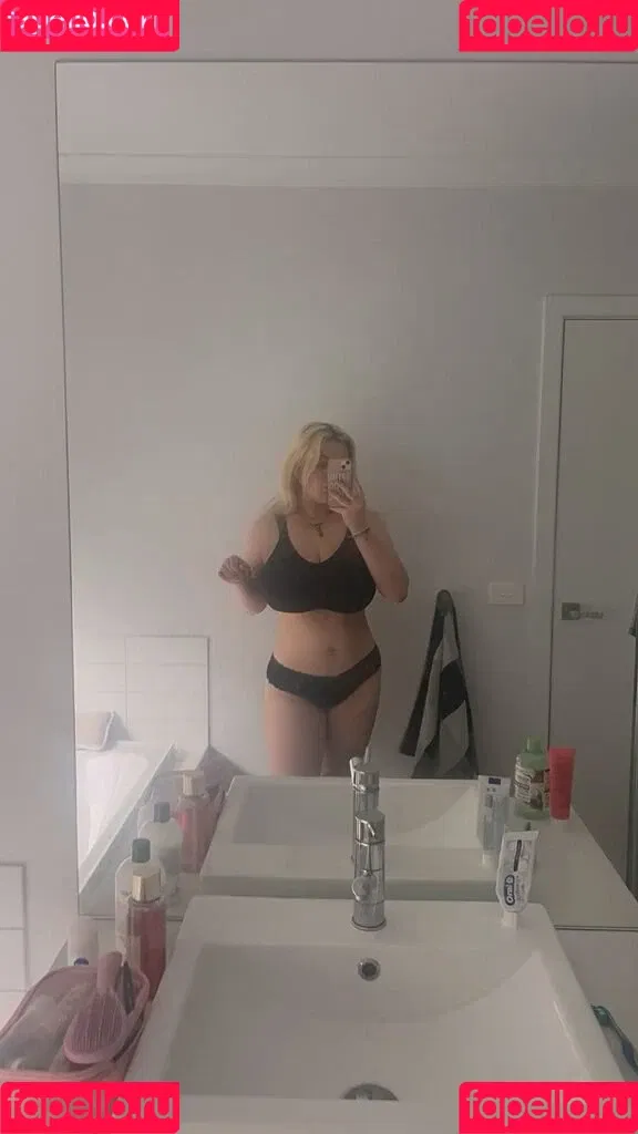 Emily J Onlyfans Photo Gallery 
