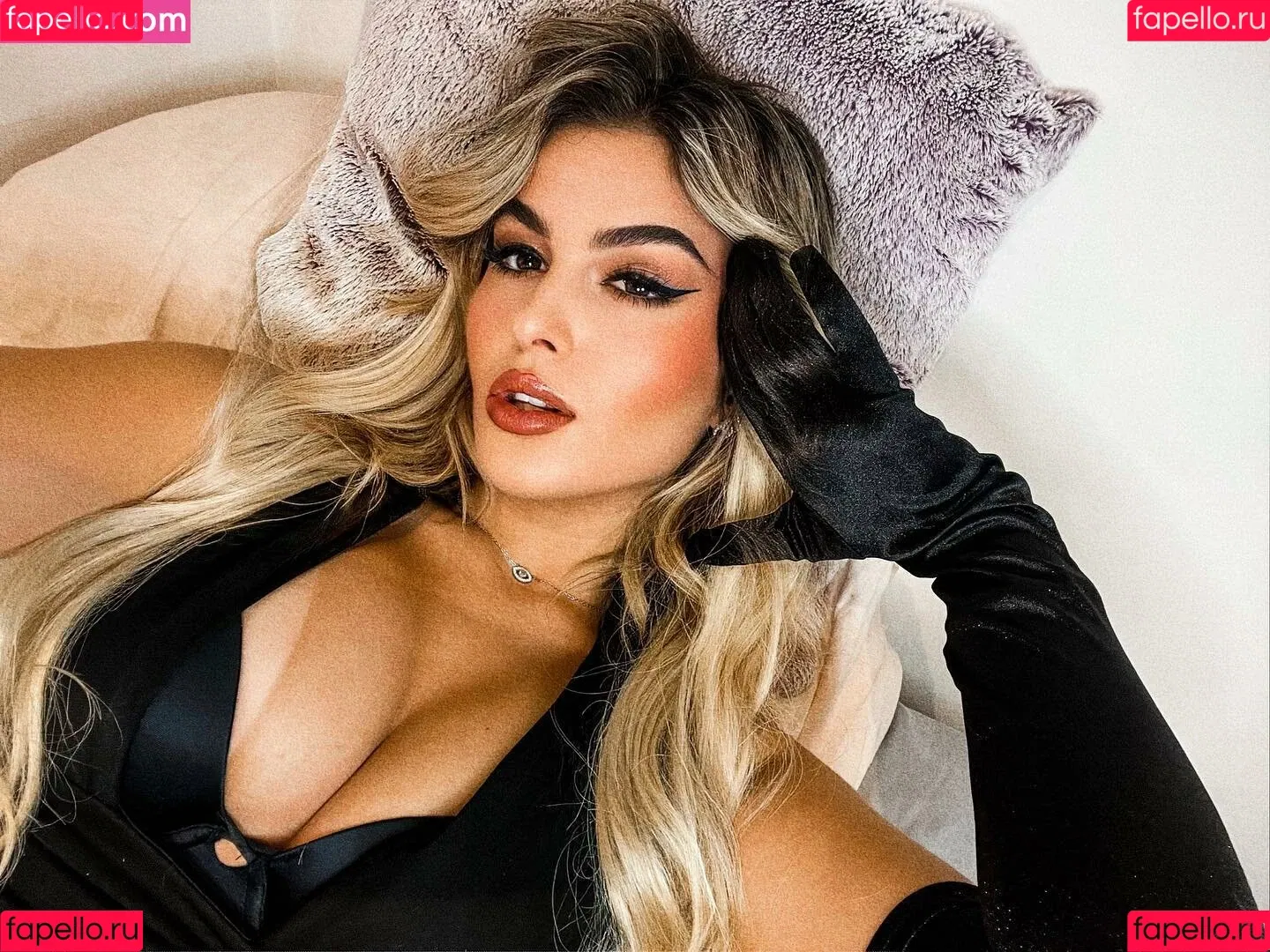 Sthefany Oliveira Onlyfans Photo Gallery 