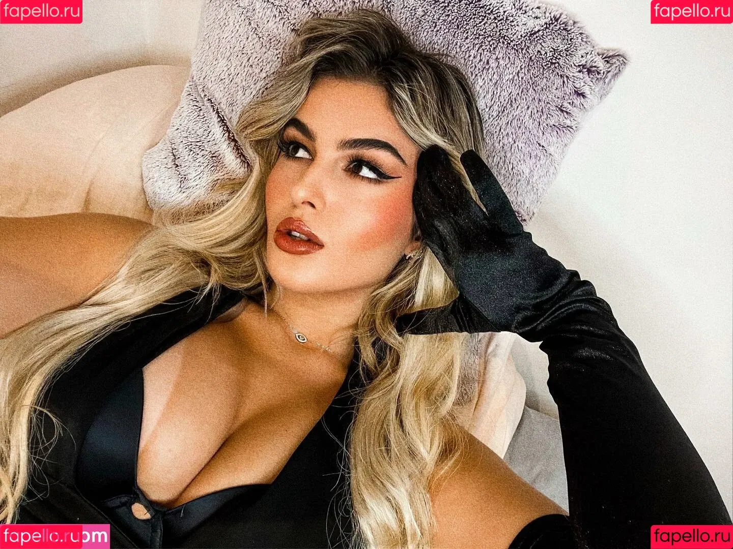 Sthefany Oliveira Onlyfans Photo Gallery 