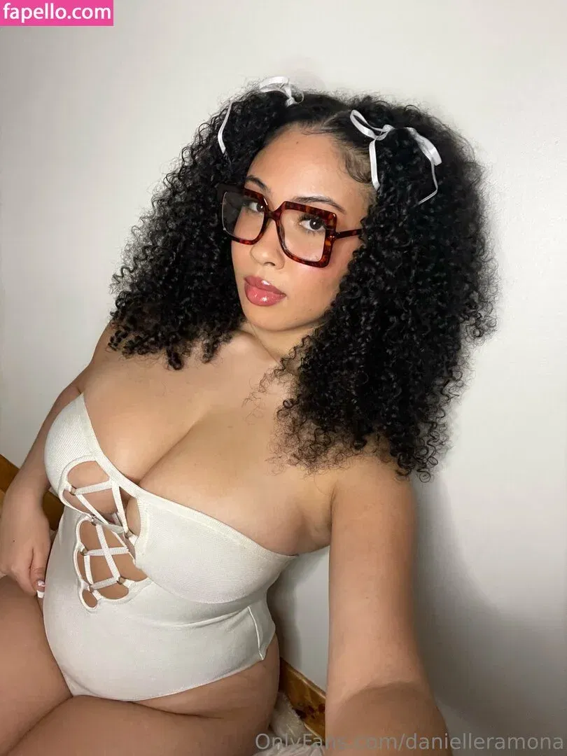 Danielle Ramona Onlyfans Photo Gallery 