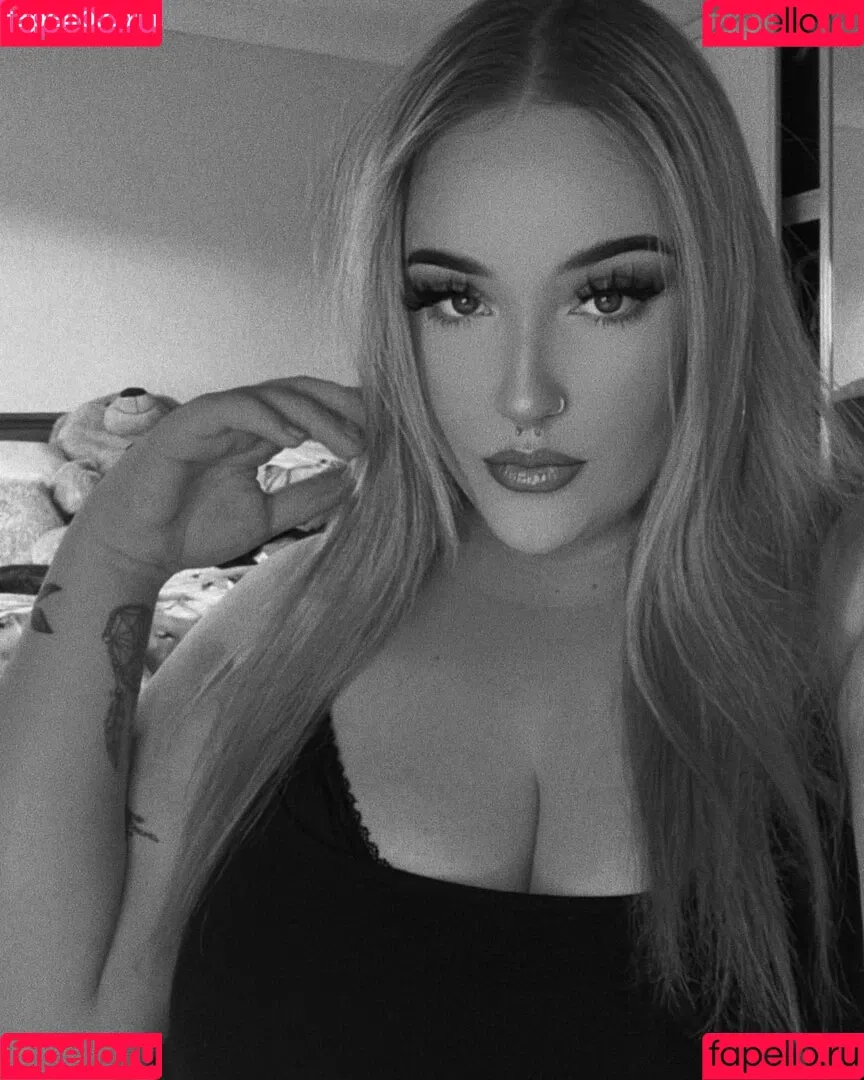 emss.x Onlyfans Photo Gallery 