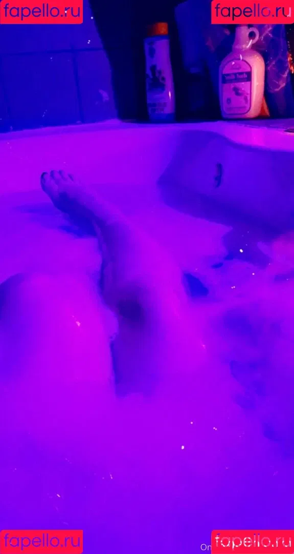 niabugs Onlyfans Photo Gallery 