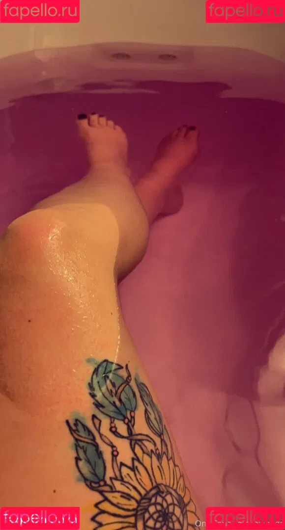 niabugs Onlyfans Photo Gallery 