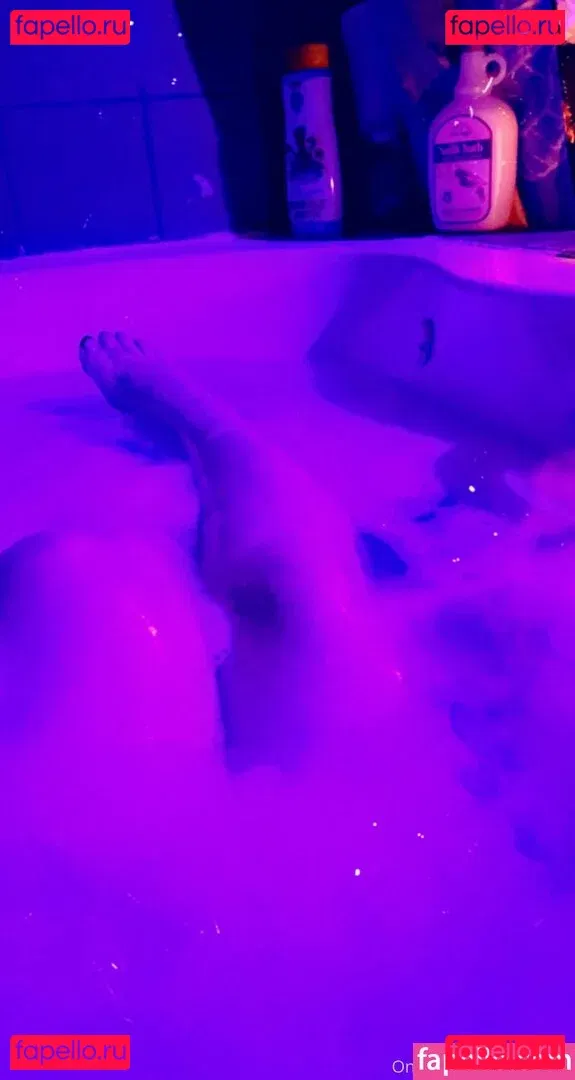 niabugs Onlyfans Photo Gallery 