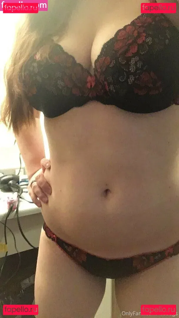 niabugs Onlyfans Photo Gallery 