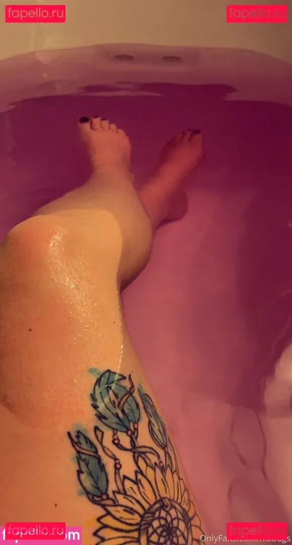 niabugs Onlyfans Photo Gallery 