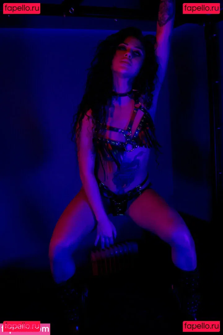 Huntress Artemis Onlyfans Photo Gallery 