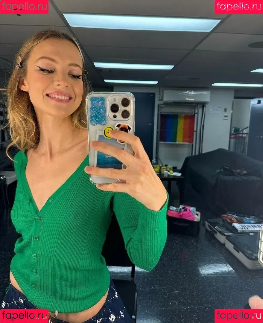 Angèle Van Laeken Onlyfans Photo Gallery 
