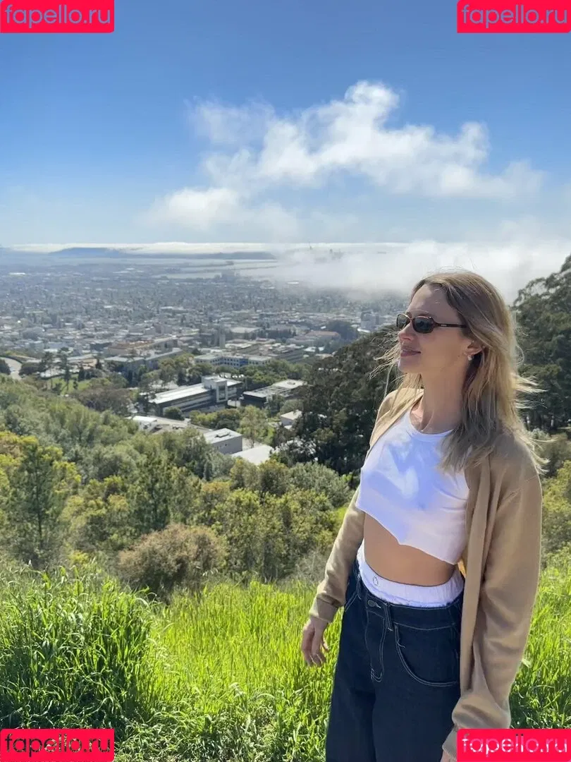 Angèle Van Laeken Onlyfans Photo Gallery 