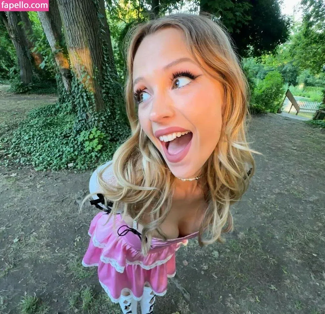 Angèle Van Laeken Onlyfans Photo Gallery 