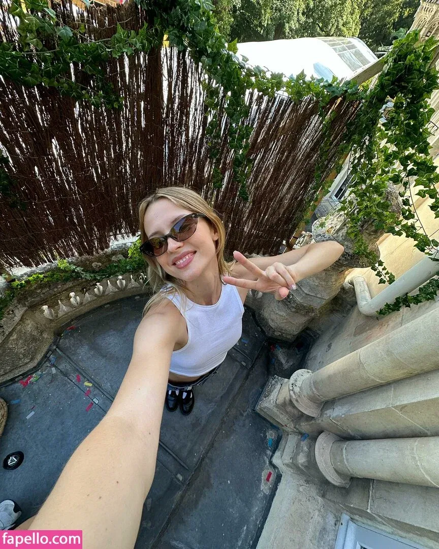 Angèle Van Laeken Onlyfans Photo Gallery 