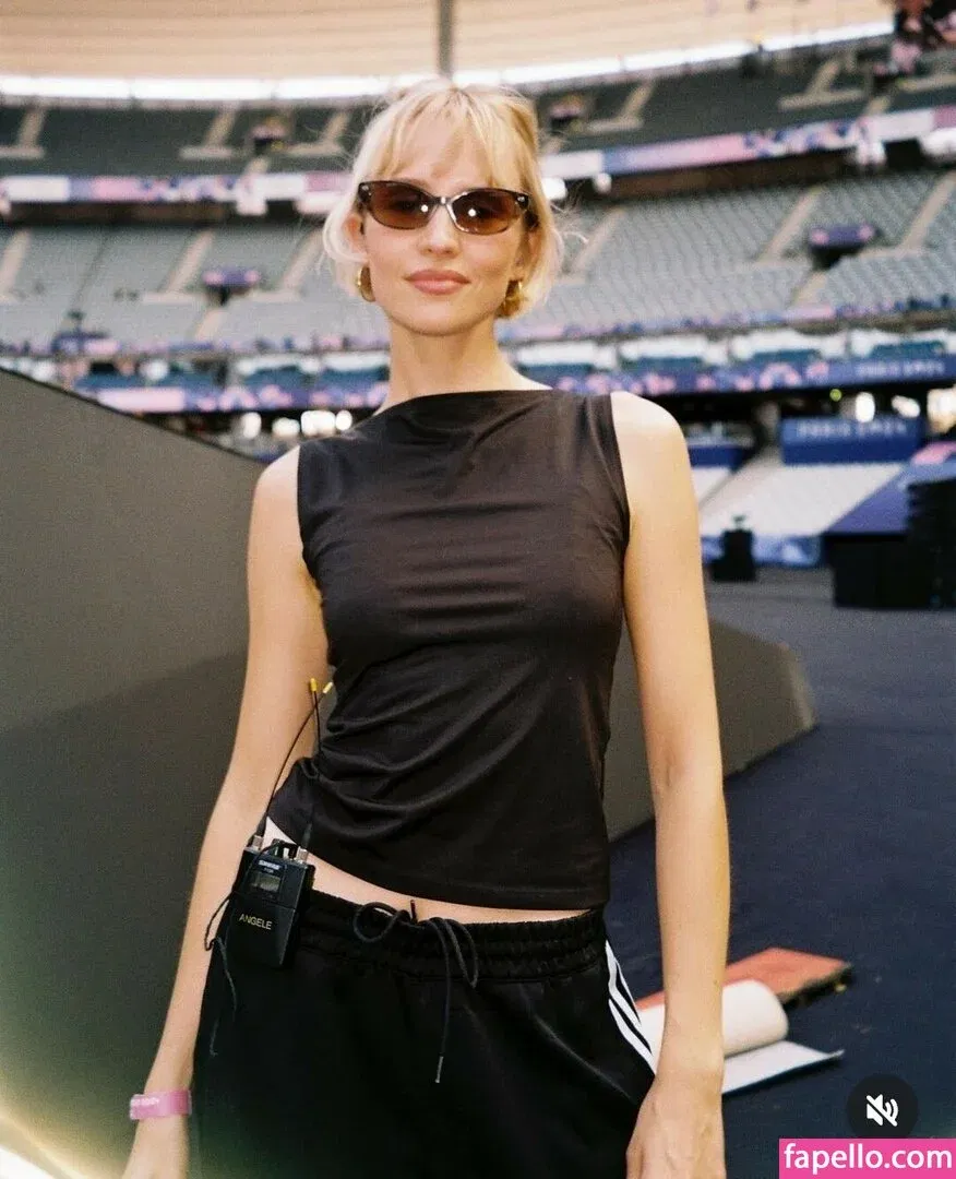 Angèle Van Laeken Onlyfans Photo Gallery 