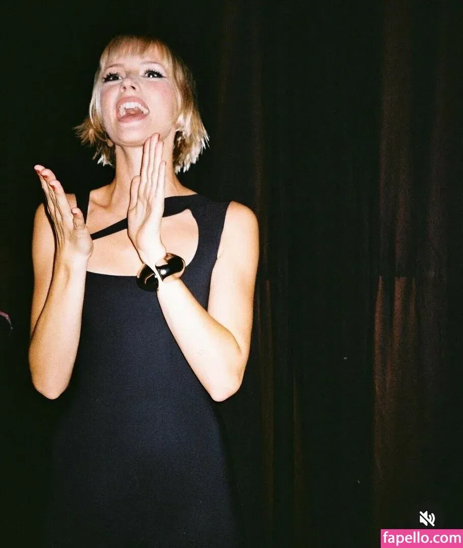 Angèle Van Laeken Onlyfans Photo Gallery 