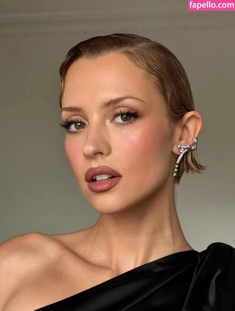 Angèle Van Laeken Onlyfans Photo Gallery 