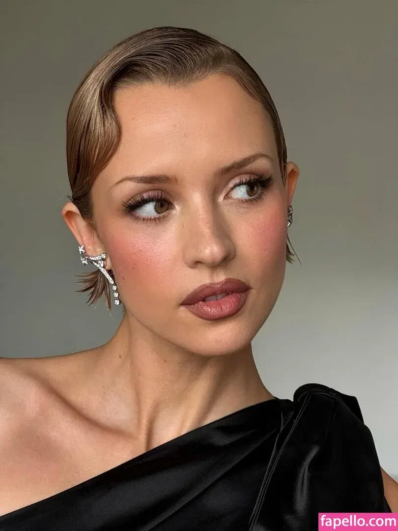 Angèle Van Laeken Onlyfans Photo Gallery 