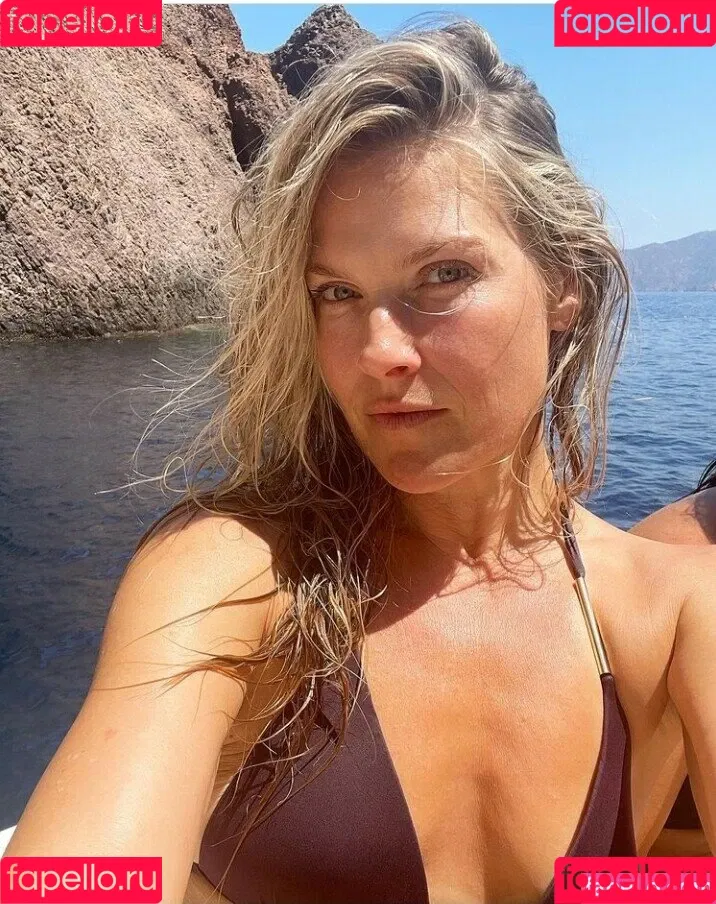 Ali Larter Onlyfans Photo Gallery 