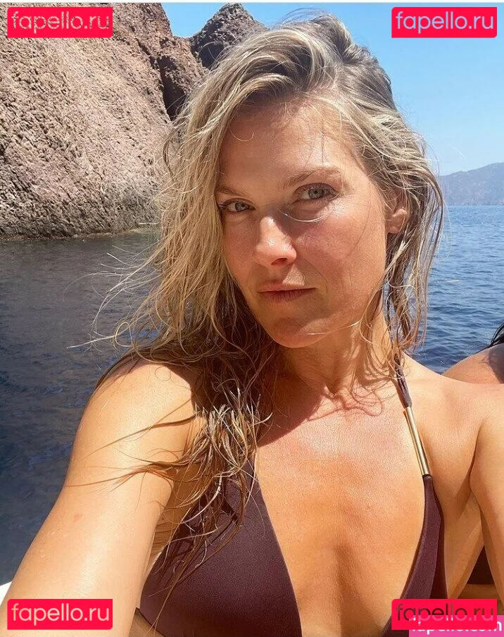 Ali Larter Onlyfans Photo Gallery 