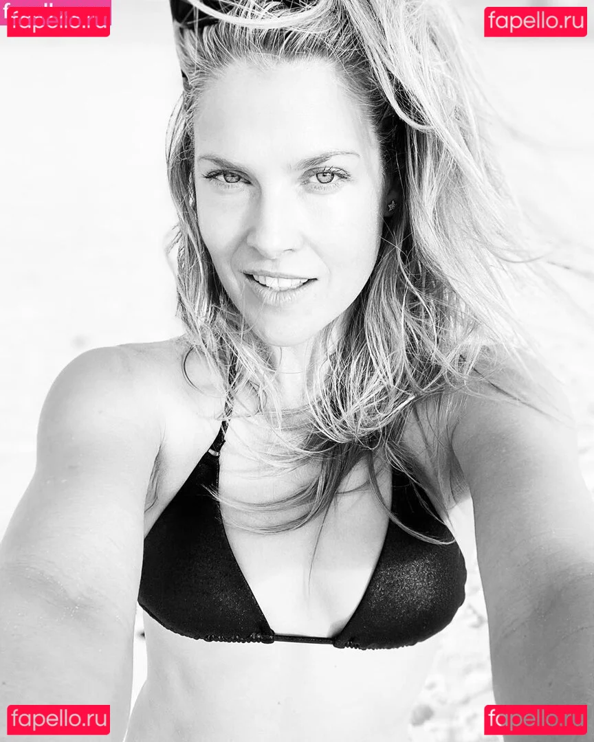 Ali Larter Onlyfans Photo Gallery 