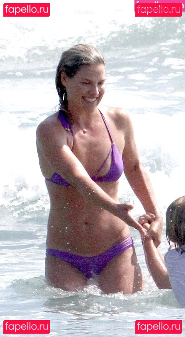 Ali Larter Onlyfans Photo Gallery 