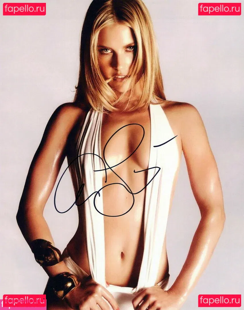 Ali Larter Onlyfans Photo Gallery 