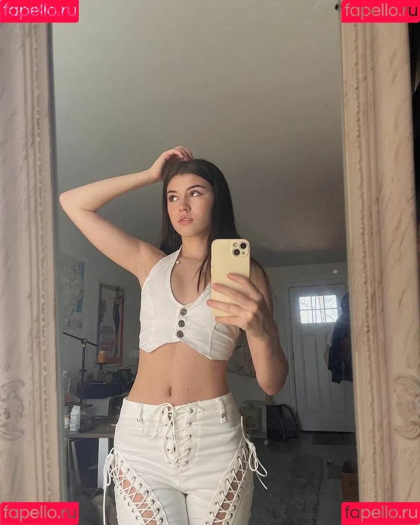 ava.rxsee Onlyfans Photo Gallery 