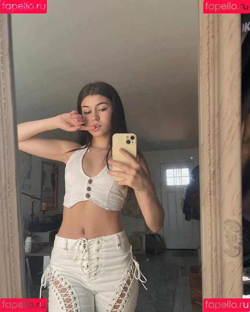 ava.rxsee Onlyfans Photo Gallery 