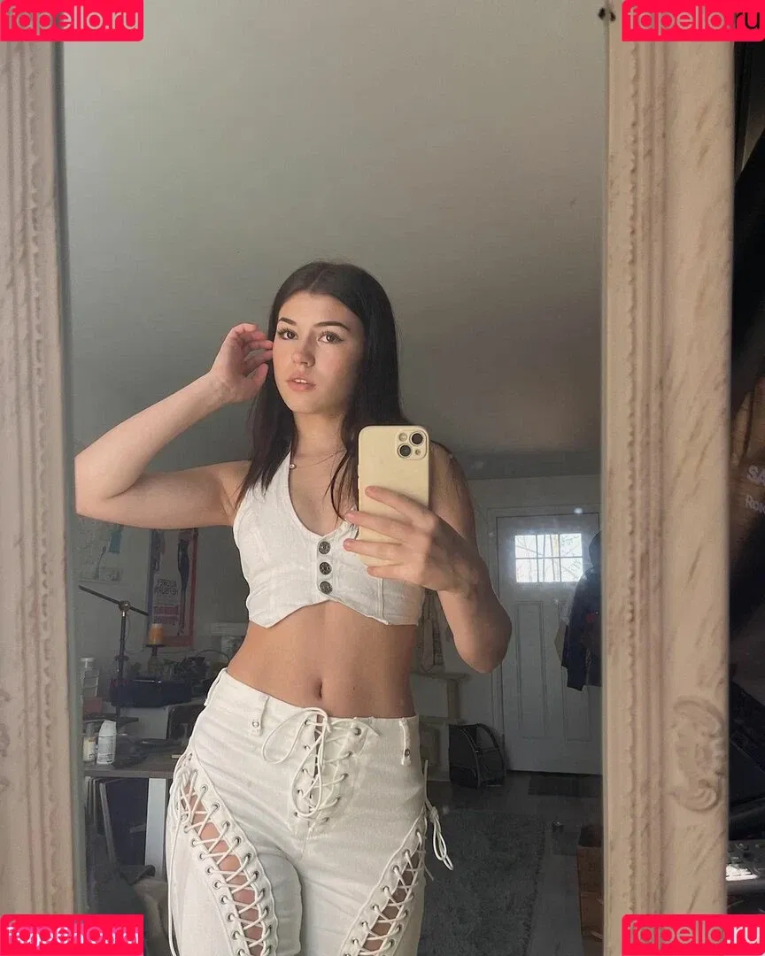 ava.rxsee Onlyfans Photo Gallery 