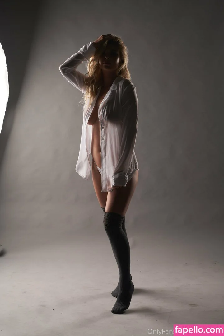 ava.rxsee Onlyfans Photo Gallery 