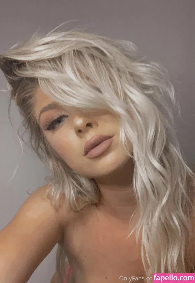 ava.rxsee Onlyfans Photo Gallery 