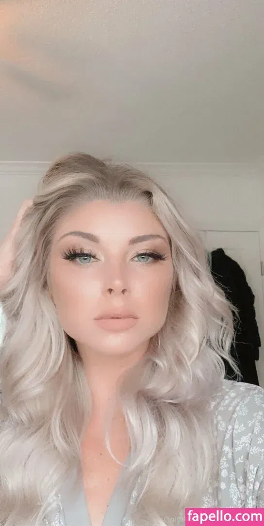 ava.rxsee Onlyfans Photo Gallery 