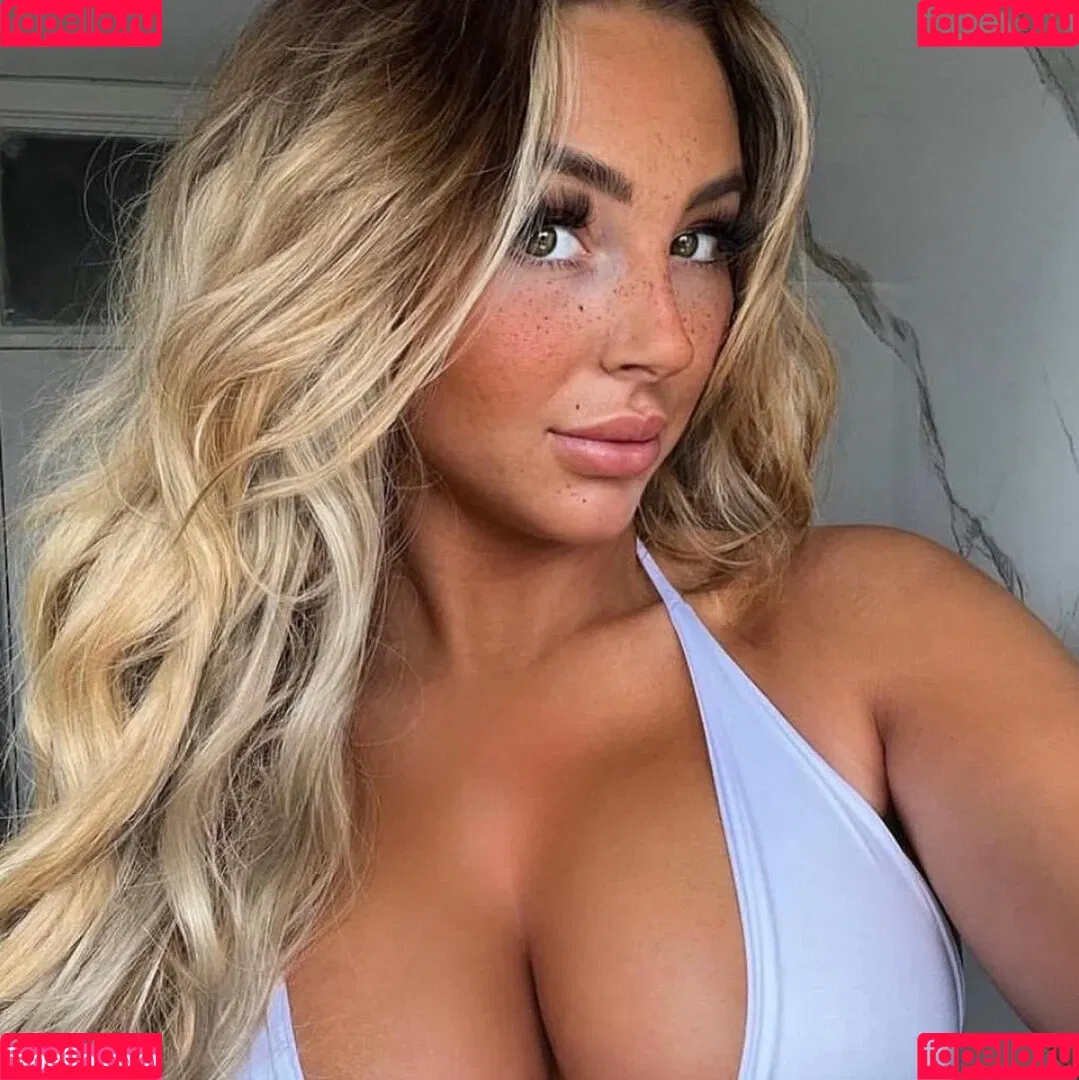 Beth Amelia Onlyfans Photo Gallery 