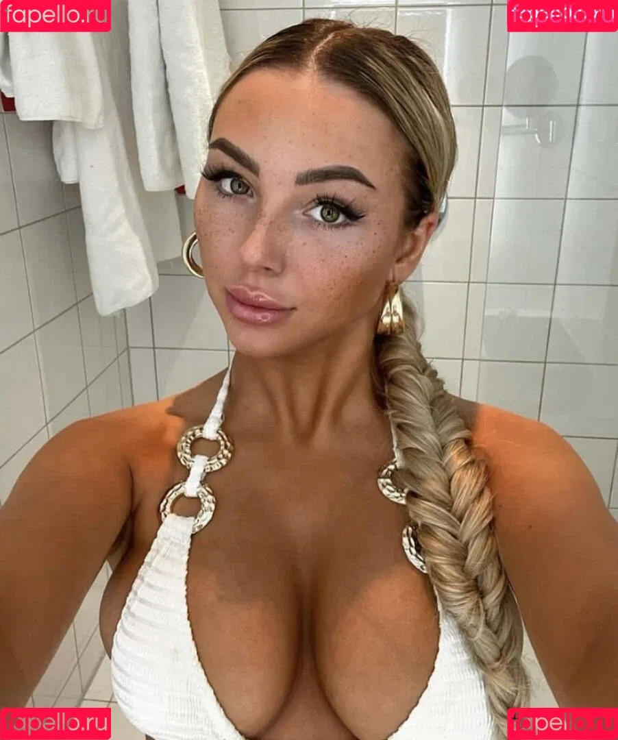 Beth Amelia Onlyfans Photo Gallery 