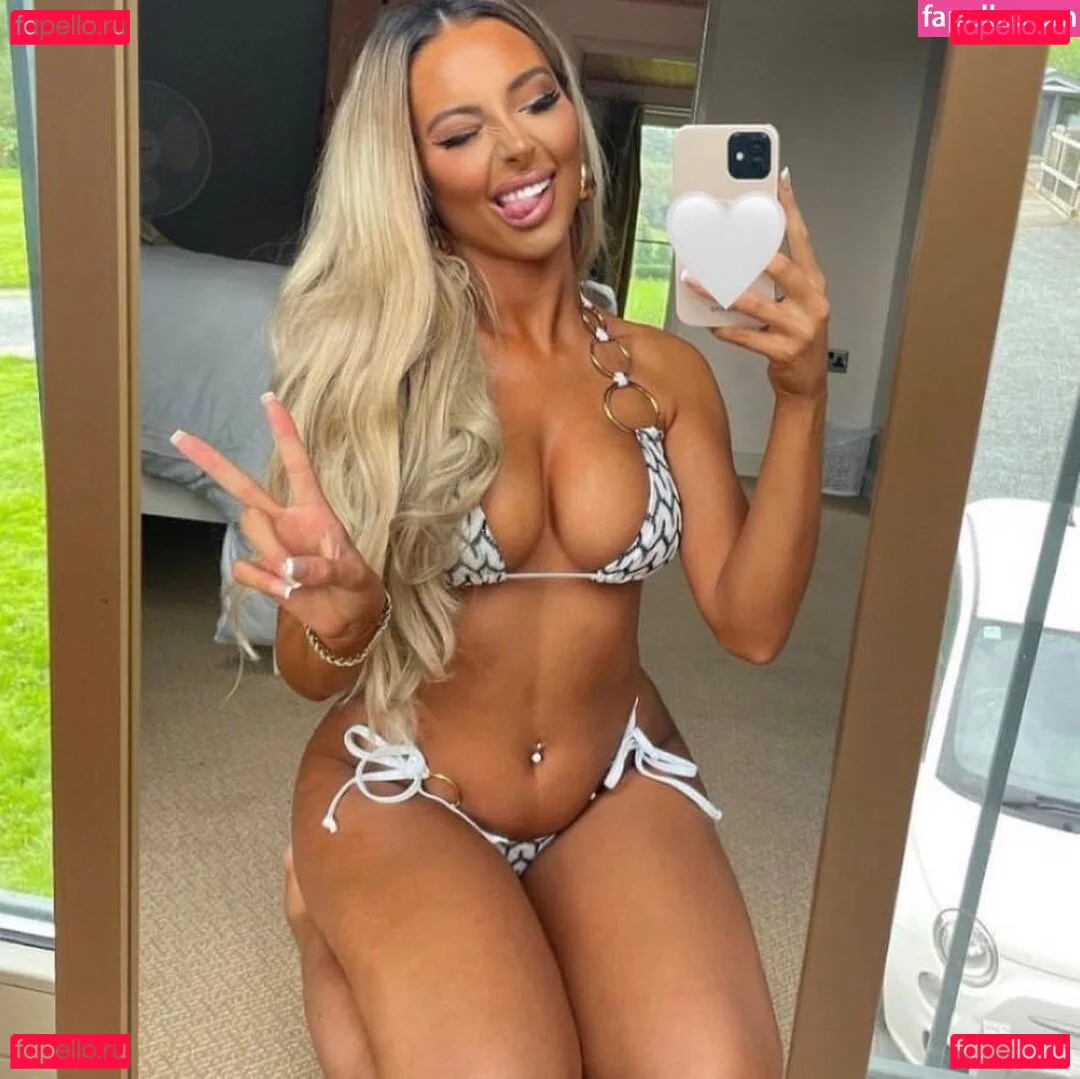 Beth Amelia Onlyfans Photo Gallery 
