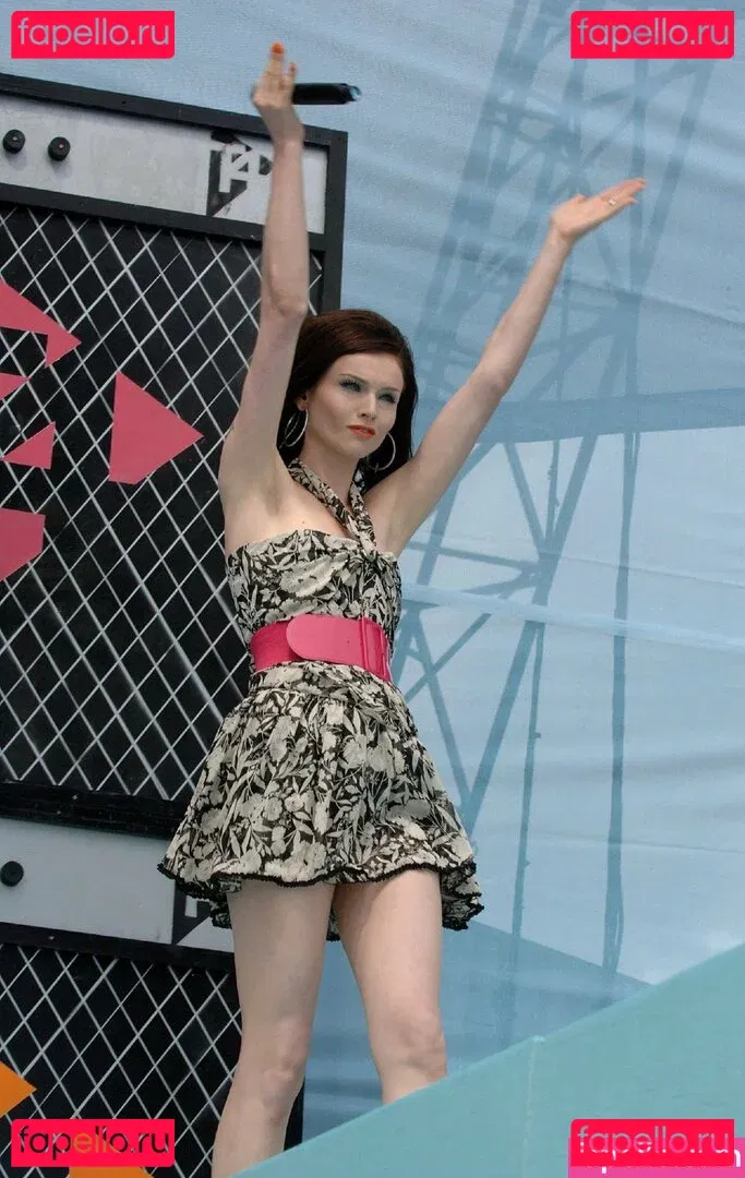 Sophie Ellis-Bextor Onlyfans Photo Gallery 