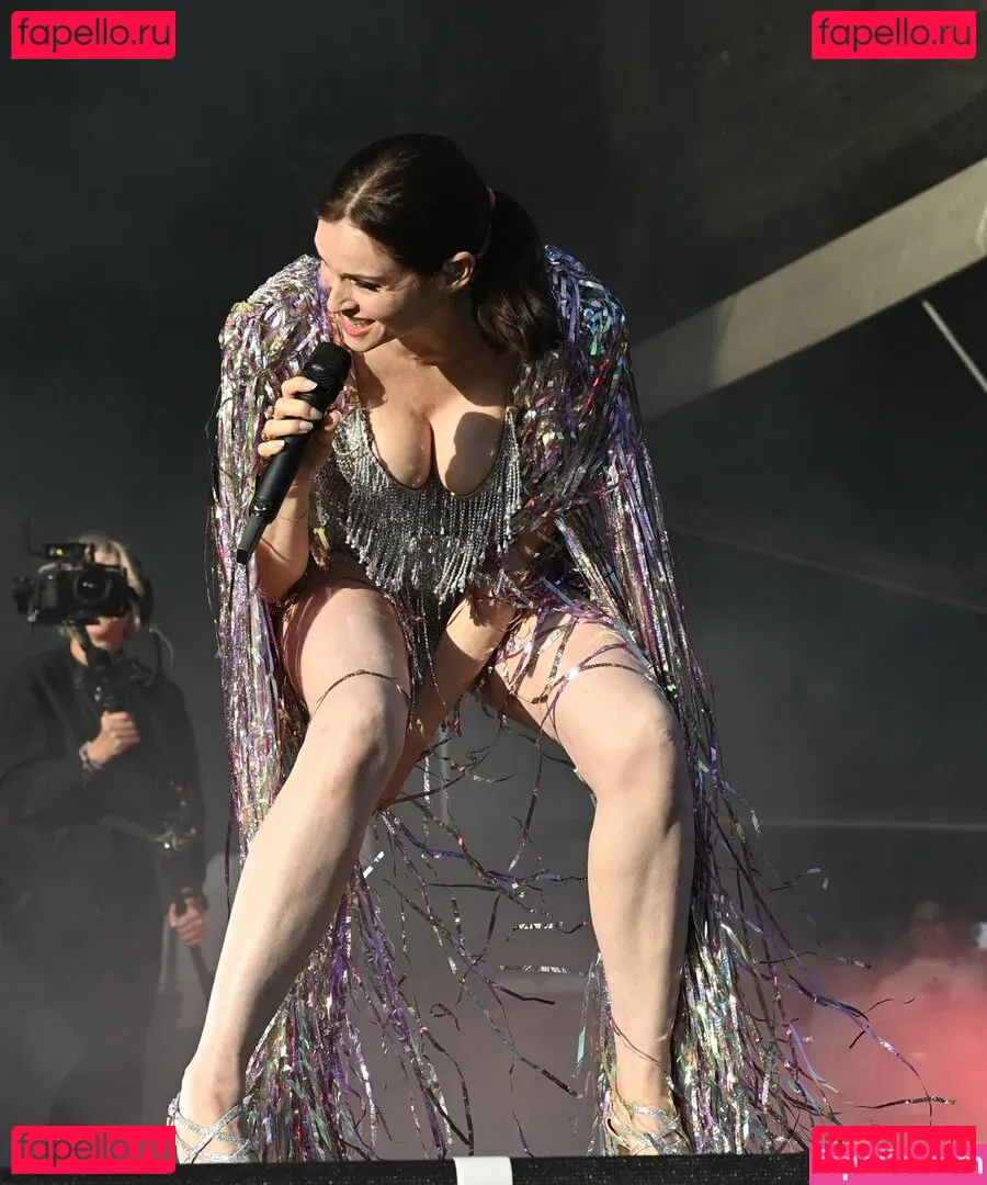 Sophie Ellis-Bextor Onlyfans Photo Gallery 
