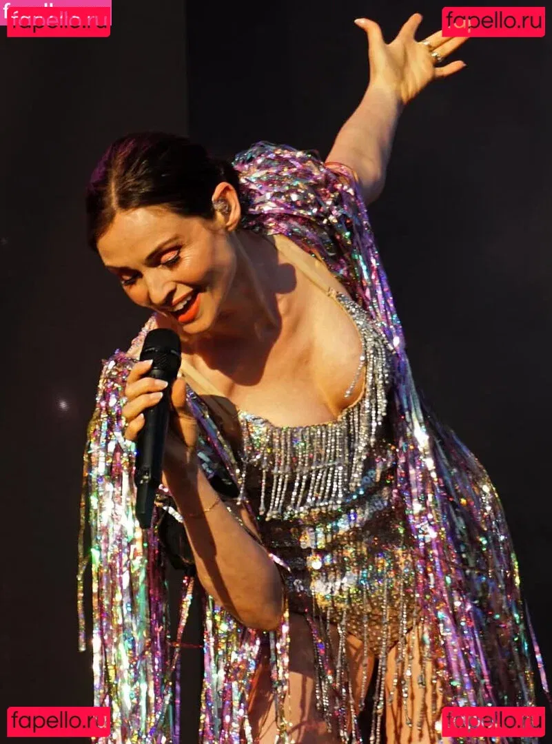 Sophie Ellis-Bextor Onlyfans Photo Gallery 