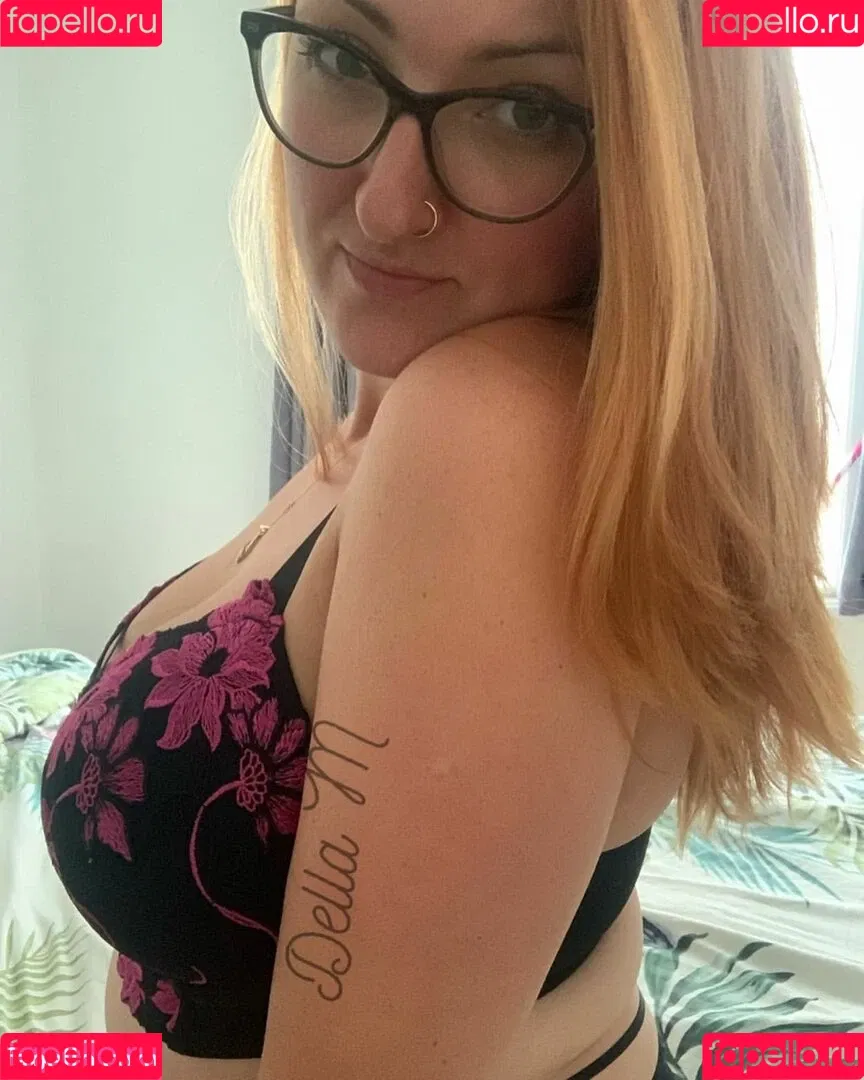 Della M Onlyfans Photo Gallery 
