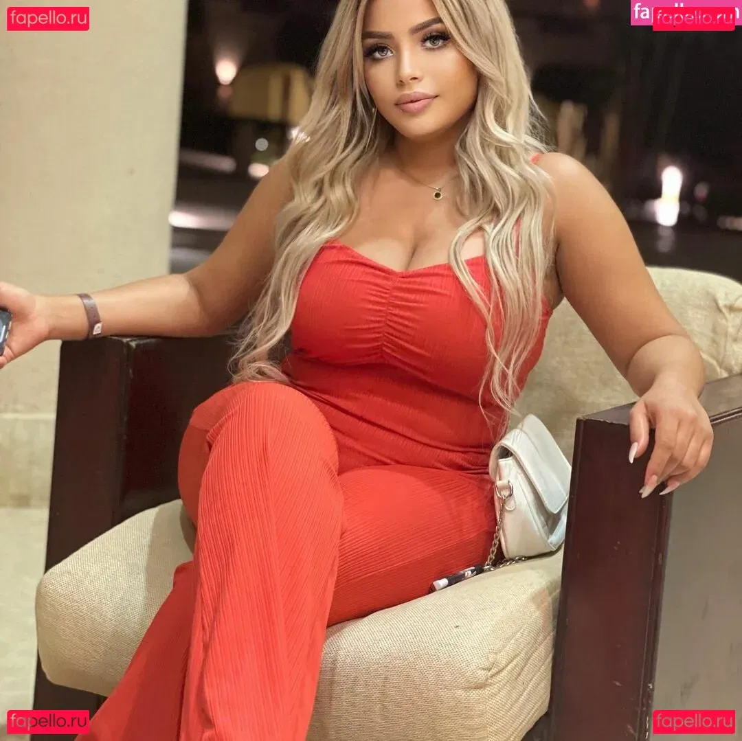 Deli Sana Onlyfans Photo Gallery 