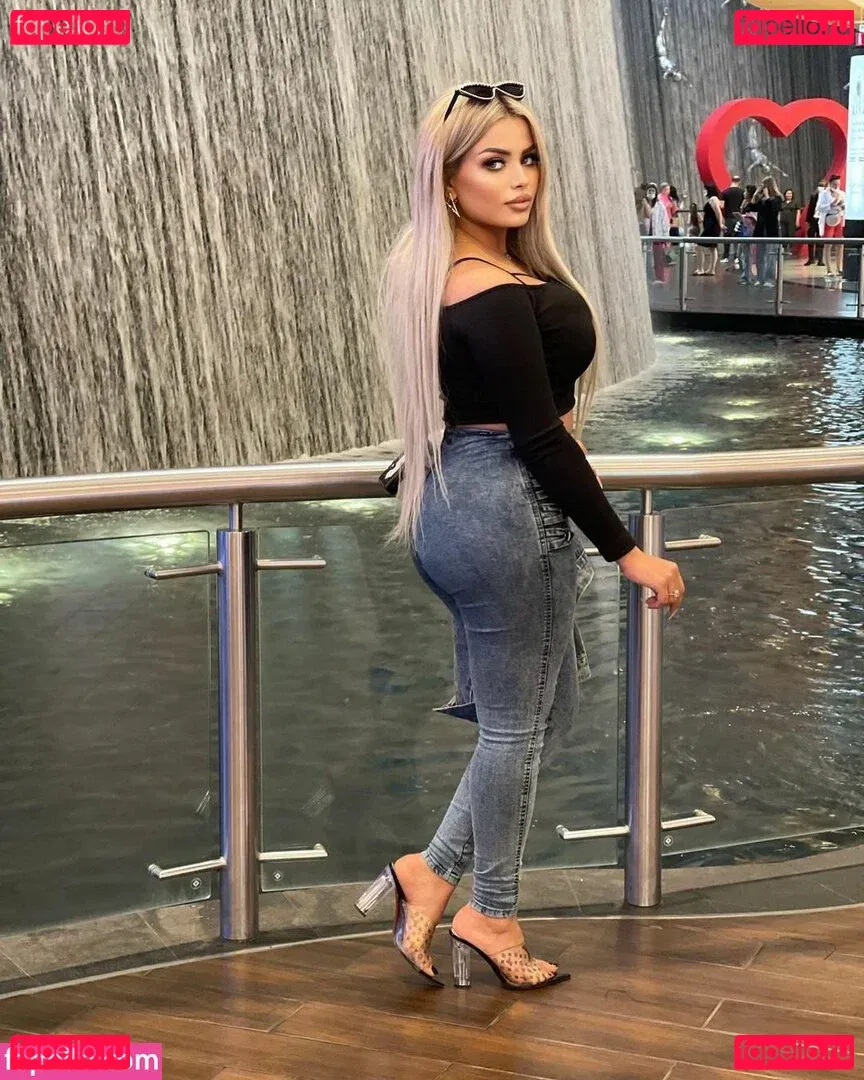 Deli Sana Onlyfans Photo Gallery 