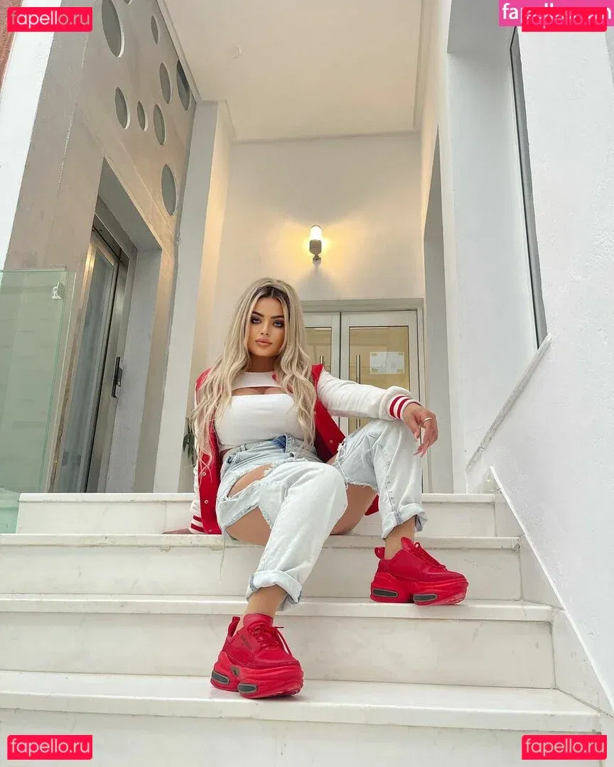 Deli Sana Onlyfans Photo Gallery 