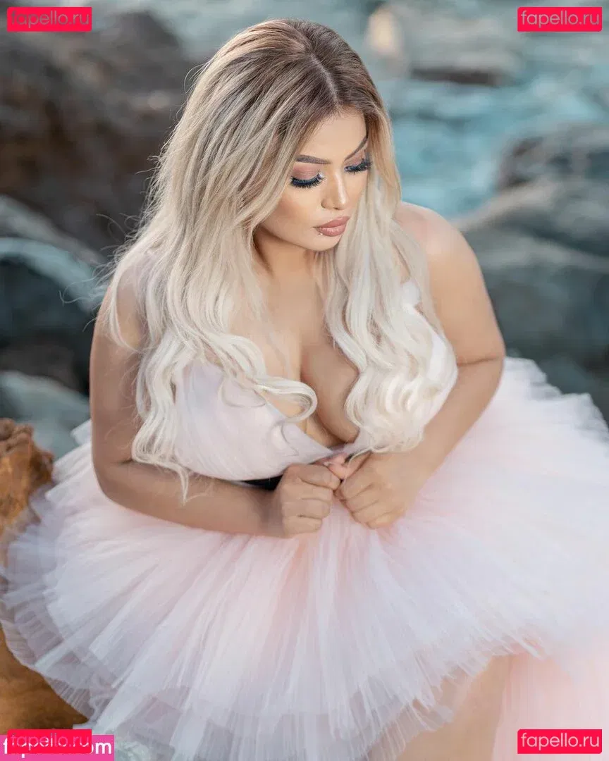 Deli Sana Onlyfans Photo Gallery 