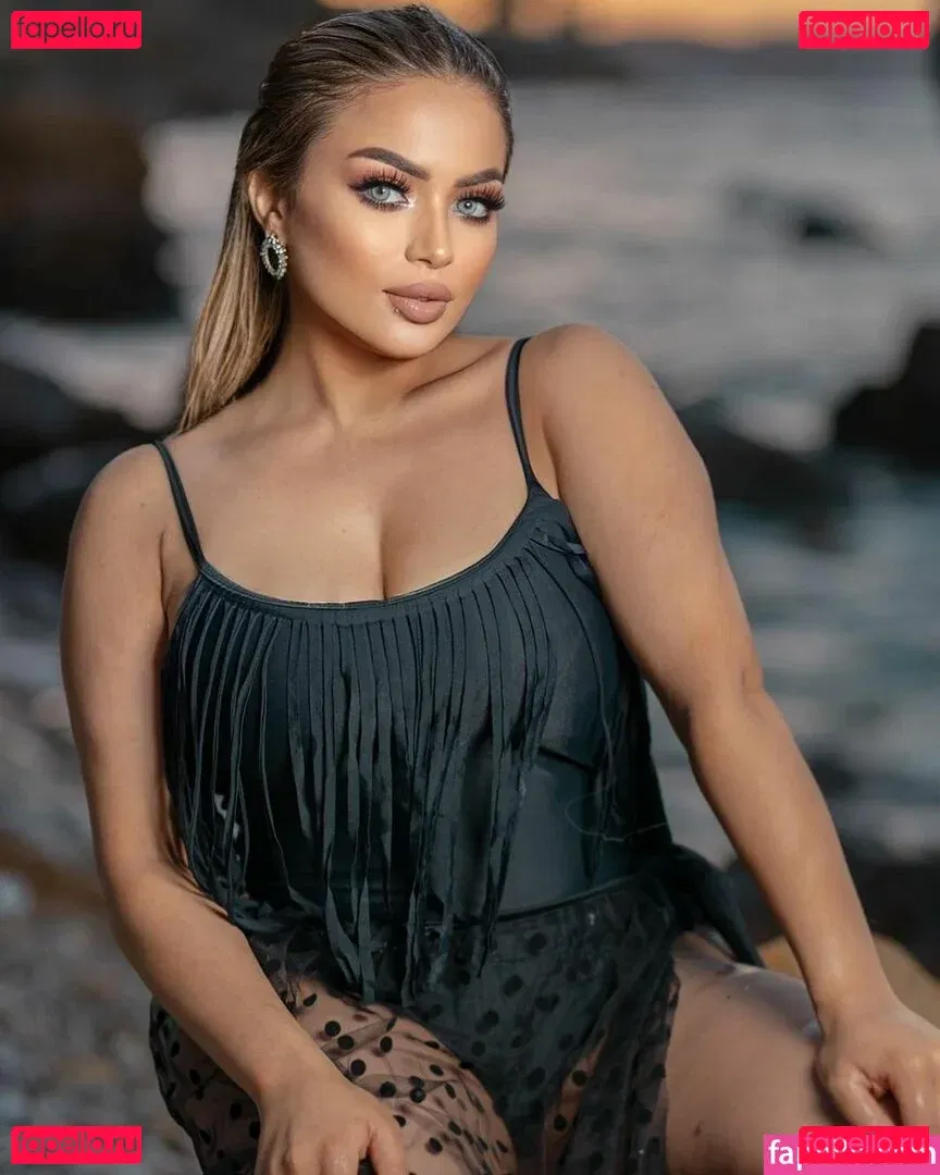 Deli Sana Onlyfans Photo Gallery 