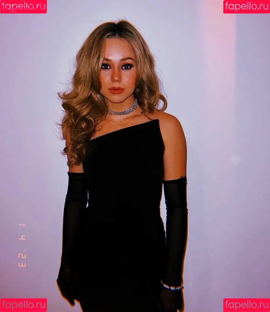 Brec Bassinger Onlyfans Photo Gallery 