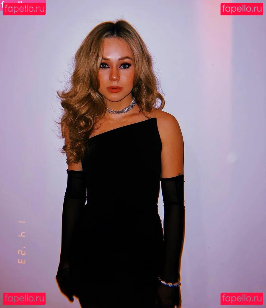 Brec Bassinger Onlyfans Photo Gallery 