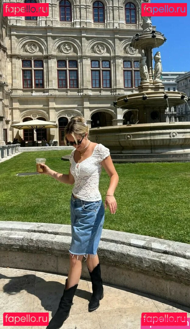 Brec Bassinger Onlyfans Photo Gallery 